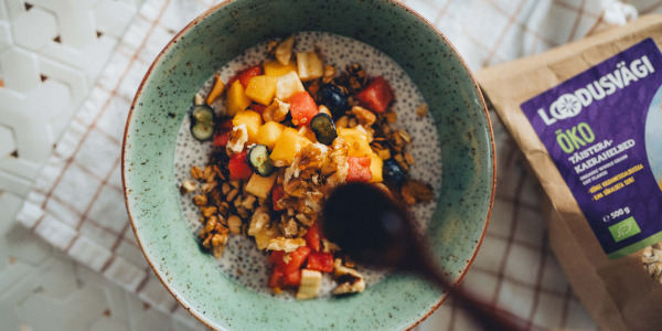 Chia puding müsli ja puuviljadega